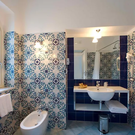 Palazzo Marzoli Charme - Small Luxury 4* Позитано